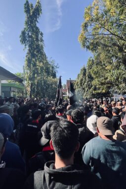 Aliansi Pemuda, Mahasiswa, dan Warga Bone Gelar Aksi Tolak Kenaikan PBB-P2, Evaluasi Retail Modern, hingga Desak Kasus Bola Soba