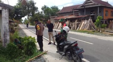 Lurah Panyula Turun Langsung Beri Semangat Satgas dalam Aksi Bersih-Bersih Lingkungan