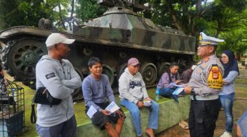 Polantas Menyapa, Kasat Lantas Polres Bone Pimpin Langsung Sosialisasi Ops Zebra