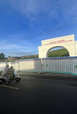 Lamellong Minta KPK RI Ambil Alih Kasus Mangkrak Proyek Bola Soba Puluhan Milliar Rupiah