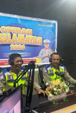 Ops Keselamatan, Satlantas Polres Bone Edukasi Warga Melalui Dialog Interaktif Di Radio