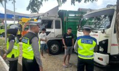 Ops Ketupat, Satlantas Polres Bone Gelar Imbauan Jam Operasional Kendaraan Barang di Pelabuhan Bajoe