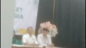 Bupati Bone Berbagi Paket Sembako Ramadhan kepada Ratusan Tukang Ojek