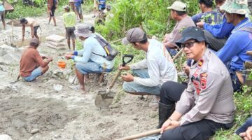 Langkah Kapolsek Bontocani Peduli Keselamatan Warga Inisiasi Perbaikan Jalan Rusak