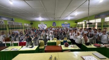 Satlantas Polres Bone Edukasi Pelajar Lewat “Police Goes to School”