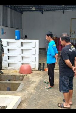 Camat, Lurah dan Warga Periksa IPAL SPPG MBG Panyula