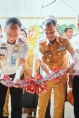 Kerja Nyata (Beramal)Orang Nomor Satu di Kabupaten Bone,,Ini Meresmikan Kantor Imigrasi Kelas III Non TPI Kini Warga Tidak Perlu Jauh Ke Luar Daerah