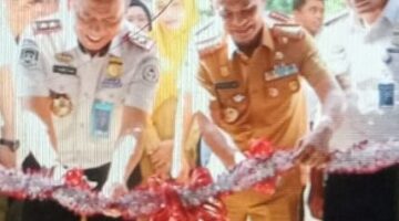 Kerja Nyata (Beramal)Orang Nomor Satu di Kabupaten Bone,,Ini Meresmikan Kantor Imigrasi Kelas III Non TPI Kini Warga Tidak Perlu Jauh Ke Luar Daerah