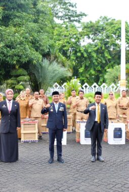 Bupati Bone Serahkan Alkes 150 Unit Oxygen Concentrator Senilai Rp2,31 Miliar, Perkuat Layanan Kesehatan di Puskesmas