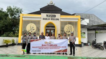 Wujud Kepedulian Sambut HUT Bhayangkara Ke-80, Polantas Bone Bakti Religi di Masjid Dahlan Wellang