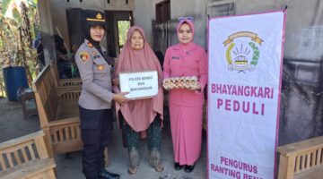 Kebakaran Dapur Rumah di Dusun Maccedde, Polsek Bengo Salurkan Bantuan kepada Korban