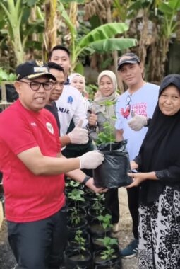 Jelang Penilaian Adipura, Wabup Bone AAP Turun ke Lapangan, Ajak Masyarakat Budayakan Hidup Bersih dan Sehat